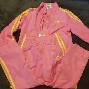 Jogging jacket and pants set.